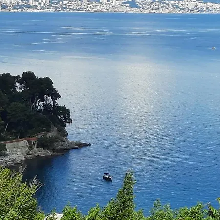 Isabela Apartament *